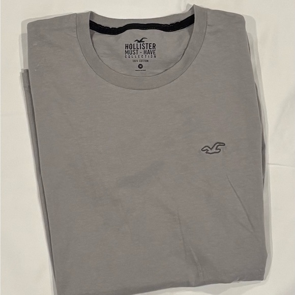 Holister T-Shirts - Picture 11 of 13